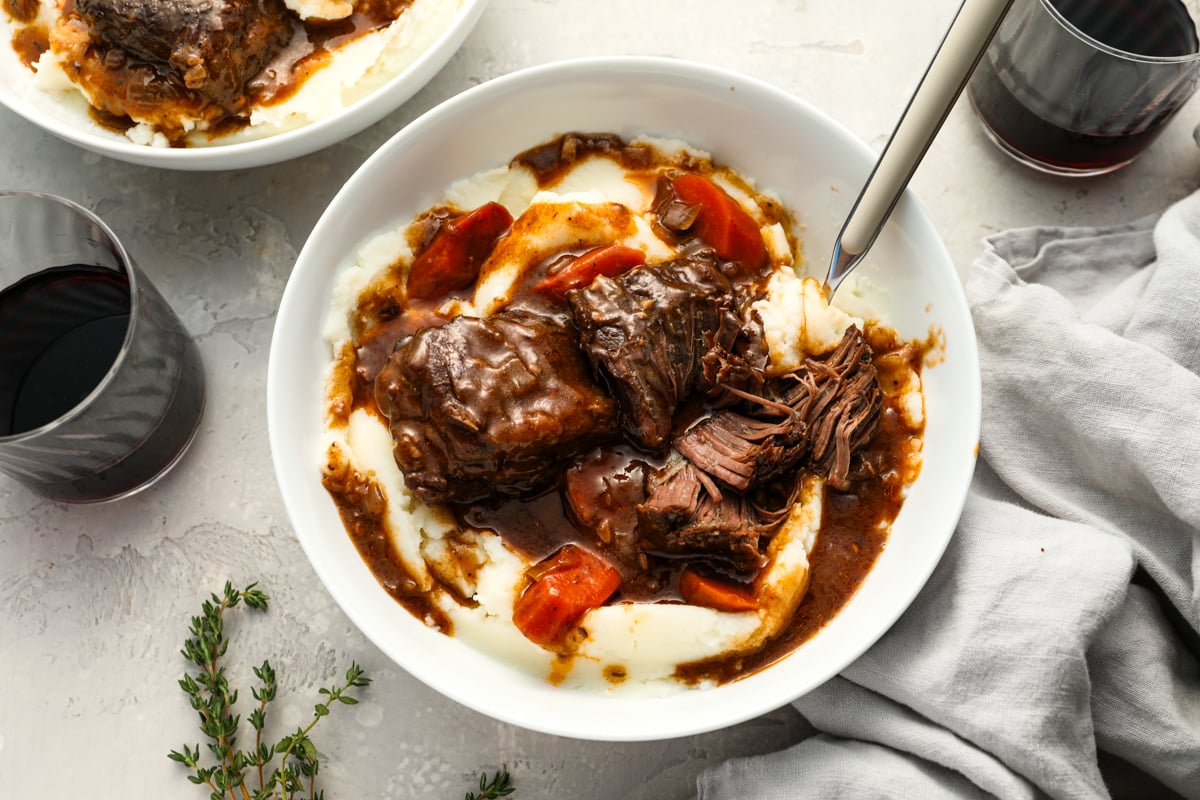 Classic Red Wine Braised Short Ribs: Your Easy Make-Ahead Dinner